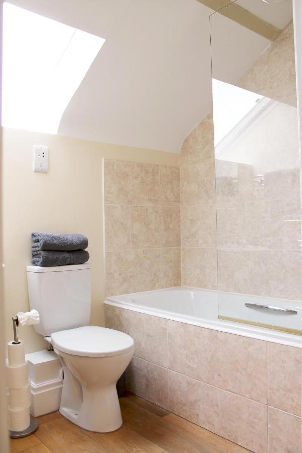 Charming 1-Bed Loft In Caerleon Apartment Newport  Ngoại thất bức ảnh